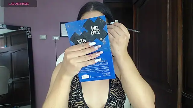 Snapshot of Luciana_Ortiz1 chatting on 20, 12, 2024 Luciana Ortiz1 online show from 20, 12, 2024