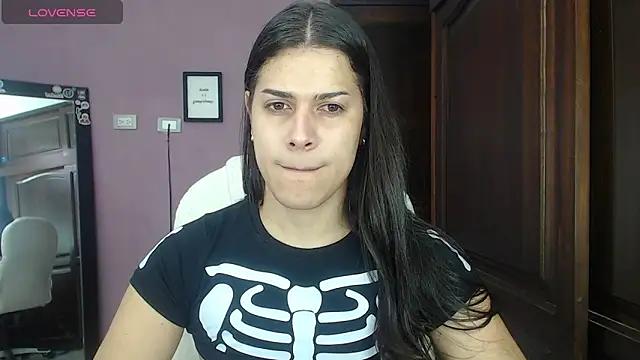 Snapshot of Luciana_Ortiz1 chatting on 8, 2, 2025 Luciana Ortiz1 online show from 8, 2, 2025