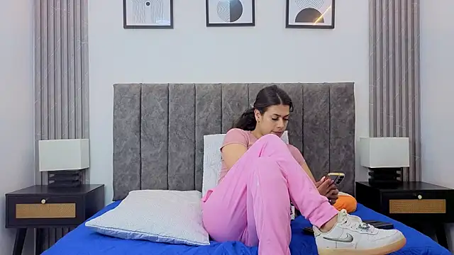 Luciana Ortiz1 online show from 8, 1, 2026