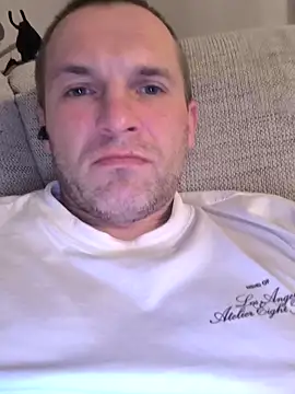 AttractiveSilk5 online show from 21, 12, 2025