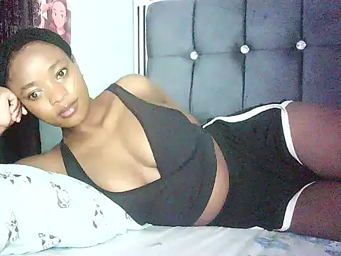 Cryaluna online show from 7, 5, 2026