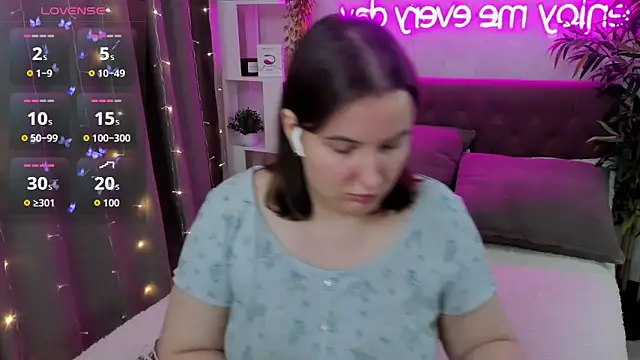 FeralPeach online show from 6, 11, 2025