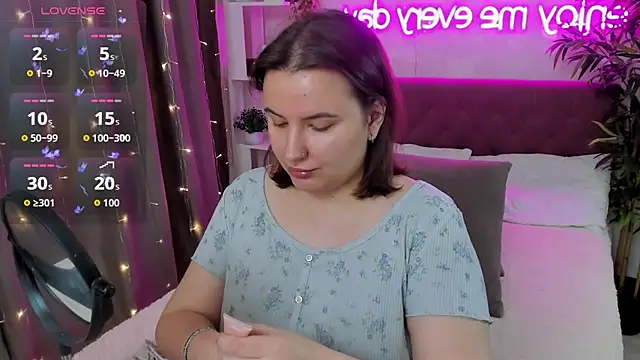 FeralPeach online show from 25, 10, 2025