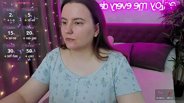 FeralPeach online show from 5, 4, 2026