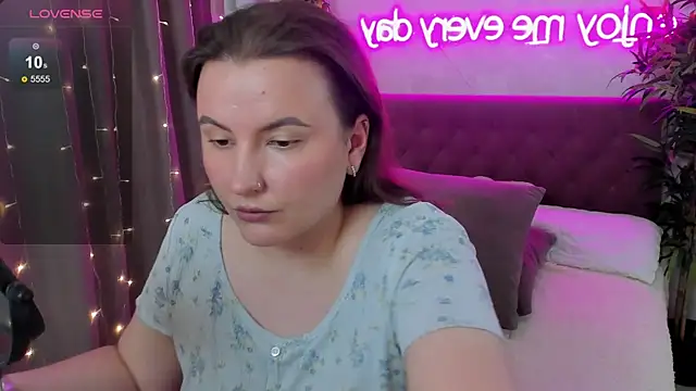 FeralPeach online show from 11, 6, 2026