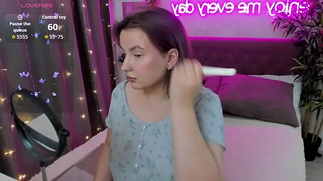 FeralPeach online show from 10, 10, 2025