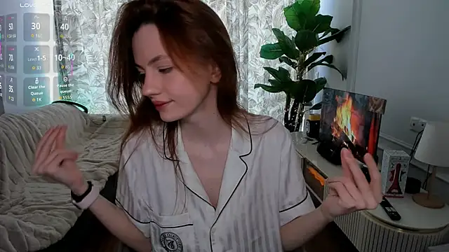 Snapshot of Alyssa_Smitt chatting on 7, 6, 2026 Alyssa Smitt online show from 7, 6, 2026