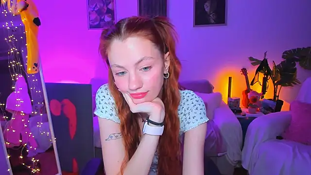 Alyssa Smitt online show from 6, 10, 2025