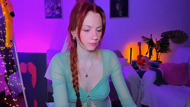 Alyssa Smitt online show from 27, 10, 2025