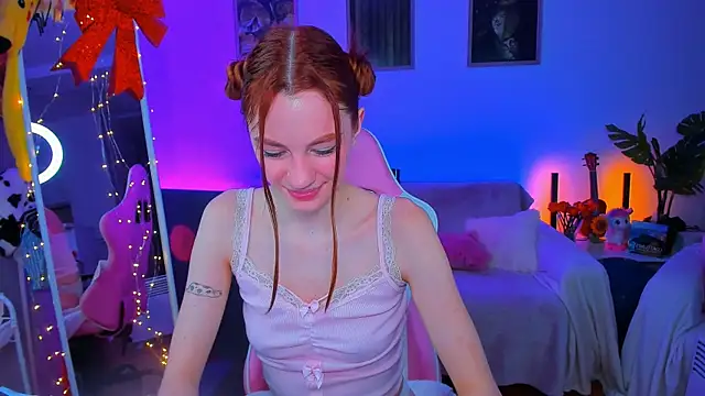 Alyssa Smitt online show from 10, 2, 2025