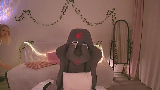 Eva Davi online show from 23, 10, 2025