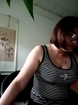 Snapshot of Rose_DiDi chatting on 27, 4, 2026 Rose DiDi online show from 27, 4, 2026