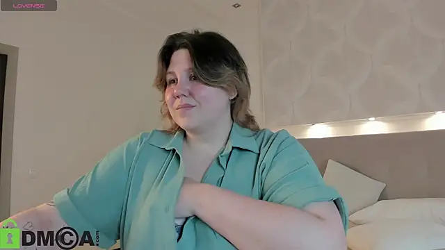 Snapshot of Ruth_Oliver chatting on 21, 7, 2026 Ruth Oliver online show from 21, 7, 2026