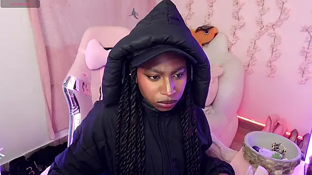 Queen perla  online show from 17, 12, 2025