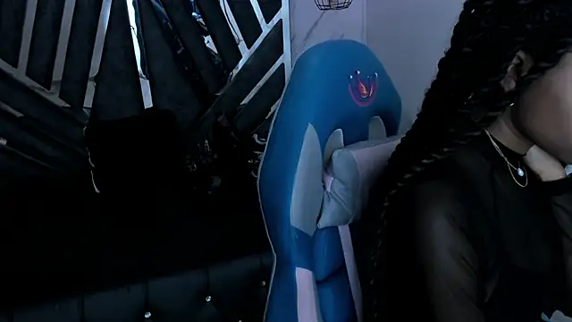 Queen perla  online show from 24, 10, 2025