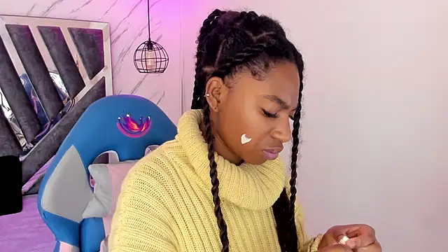 Queen perla  online show from 12, 11, 2025