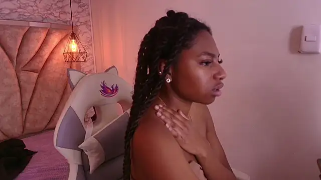 Queen perla  online show from 15, 11, 2025