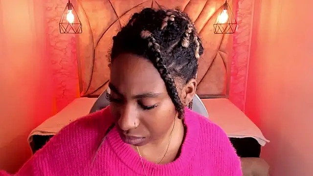 Queen perla  online show from 20, 2, 2025