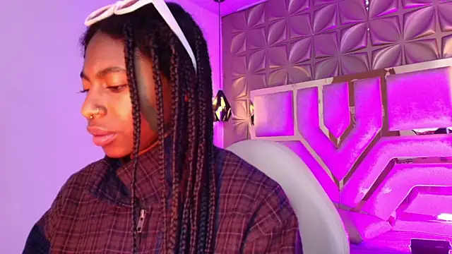 Queen perla  online show from 14, 3, 2026