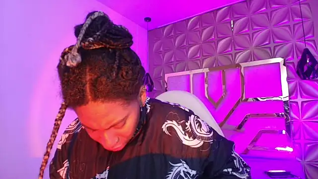 Queen perla  online show from 17, 4, 2026