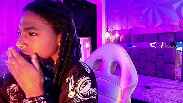 Queen perla  online show from 22, 2, 2026