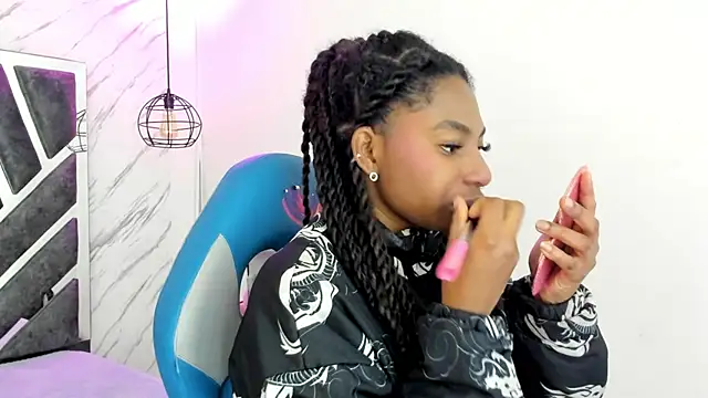 Queen perla  online show from 7, 11, 2025