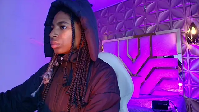 Queen perla  online show from 22, 4, 2026