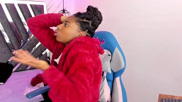 Queen perla  online show from 14, 11, 2025