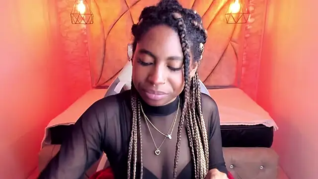 Queen perla  online show from 21, 2, 2025