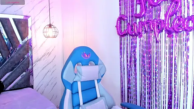 Queen perla  online show from 22, 10, 2025