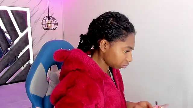 Queen perla  online show from 13, 11, 2025