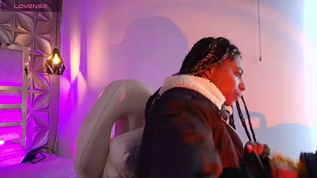 Queen perla  online show from 5, 2, 2026