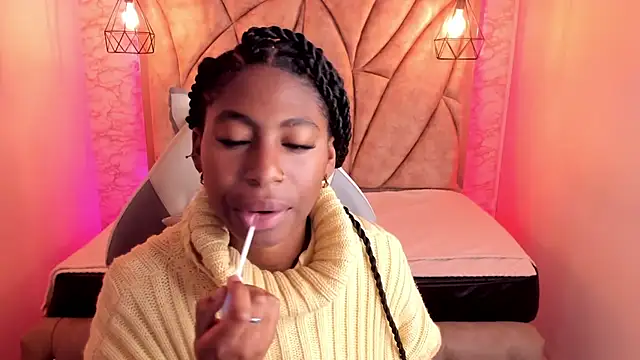 Queen perla  online show from 7, 3, 2025