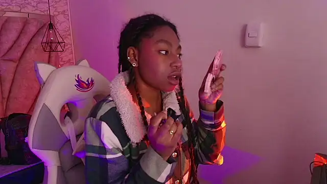 Queen perla  online show from 3, 12, 2025