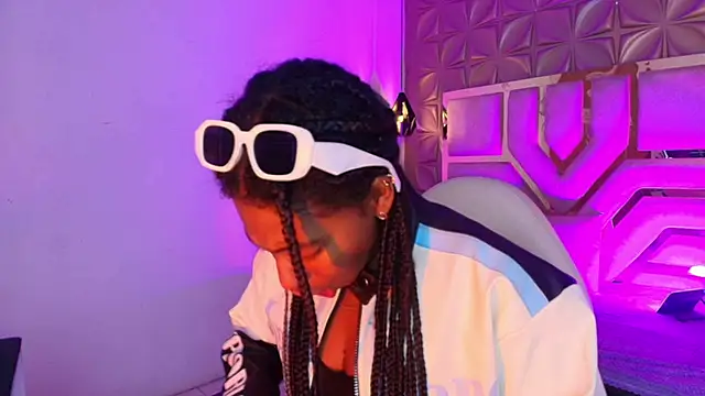 Queen perla  online show from 26, 2, 2026