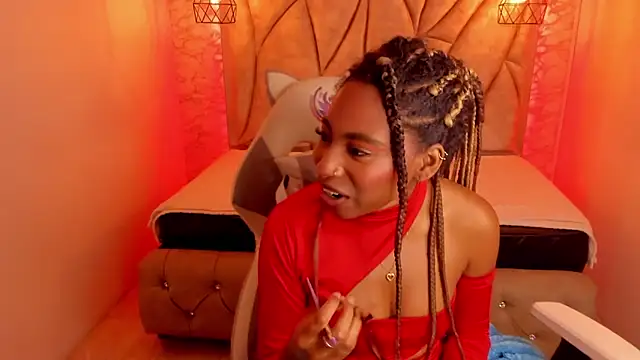 Queen perla  online show from 14, 2, 2025