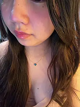 Snapshot of Hotellinh12 chatting on 22, 5, 2026 Hotellinh12 online show from 22, 5, 2026