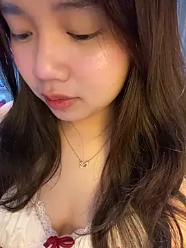 Hotellinh12 online show from 12, 10, 2025