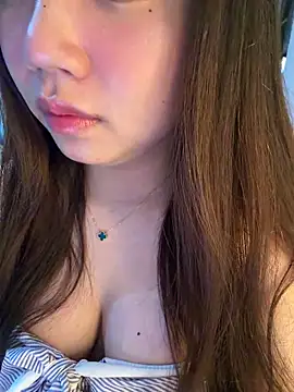 Snapshot of Hotellinh12 chatting on 10, 6, 2026 Hotellinh12 online show from 10, 6, 2026