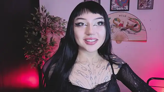 Snapshot of catipetite chatting on 4, 8, 2026 catipetite online show from 4, 8, 2026