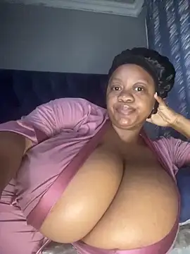 Chubbykarisma27 online show from 10, 4, 2026