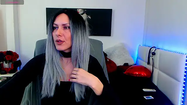 EvelynQueenn online show from 28, 2, 2025