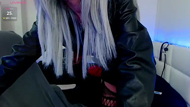 EvelynQueenn online show from 18, 2, 2025