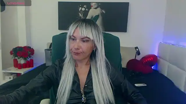 EvelynQueenn online show from 27, 9, 2025