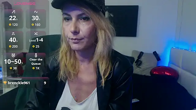 EvelynQueenn online show from 28, 9, 2025