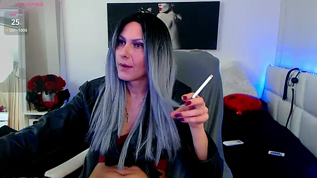 EvelynQueenn online show from 18, 2, 2025