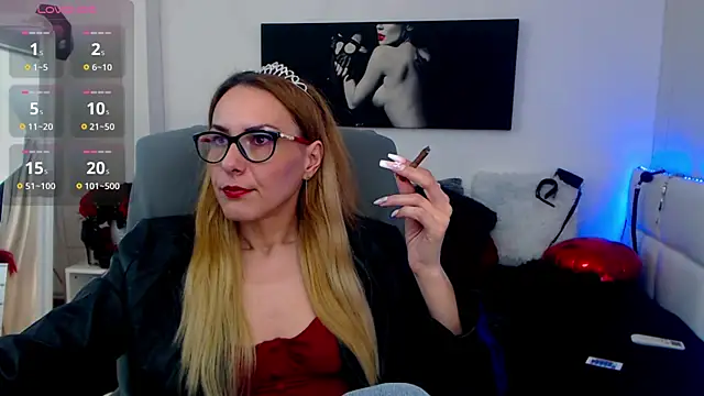 EvelynQueenn online show from 22, 3, 2025
