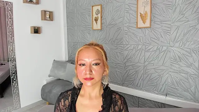 agatadelphine online show from 18, 4, 2026