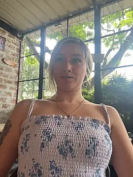 Snapshot of MaryDeniro chatting on 14, 5, 2026 MaryDeniro online show from 14, 5, 2026