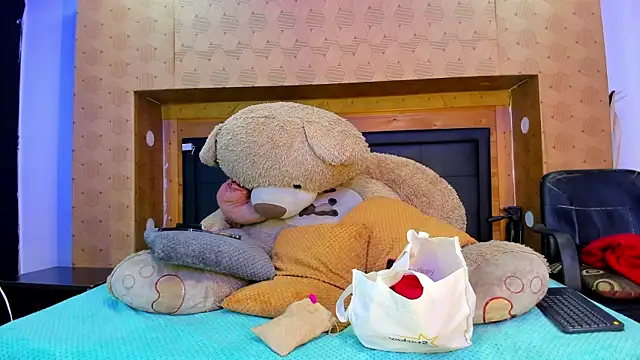 Snapshot of SofiAndNicol chatting on 3, 12, 2025 SofiAndNicol online show from 3, 12, 2025